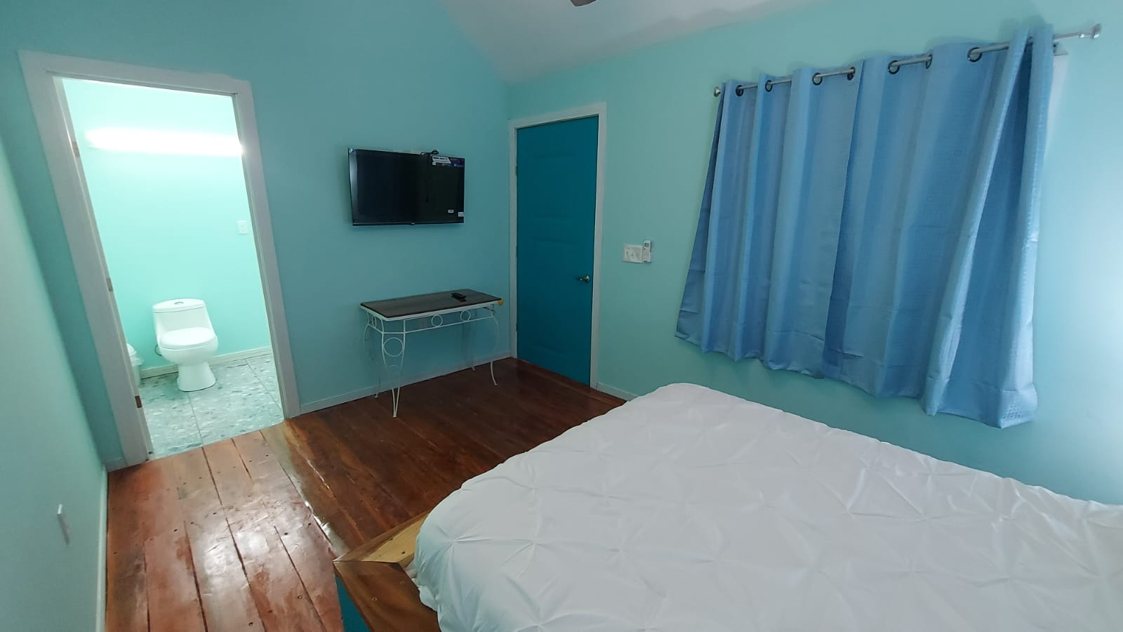 Cabin 4 TV Area